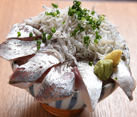 漁港の駅TOTOCO小田原「あじ丼」